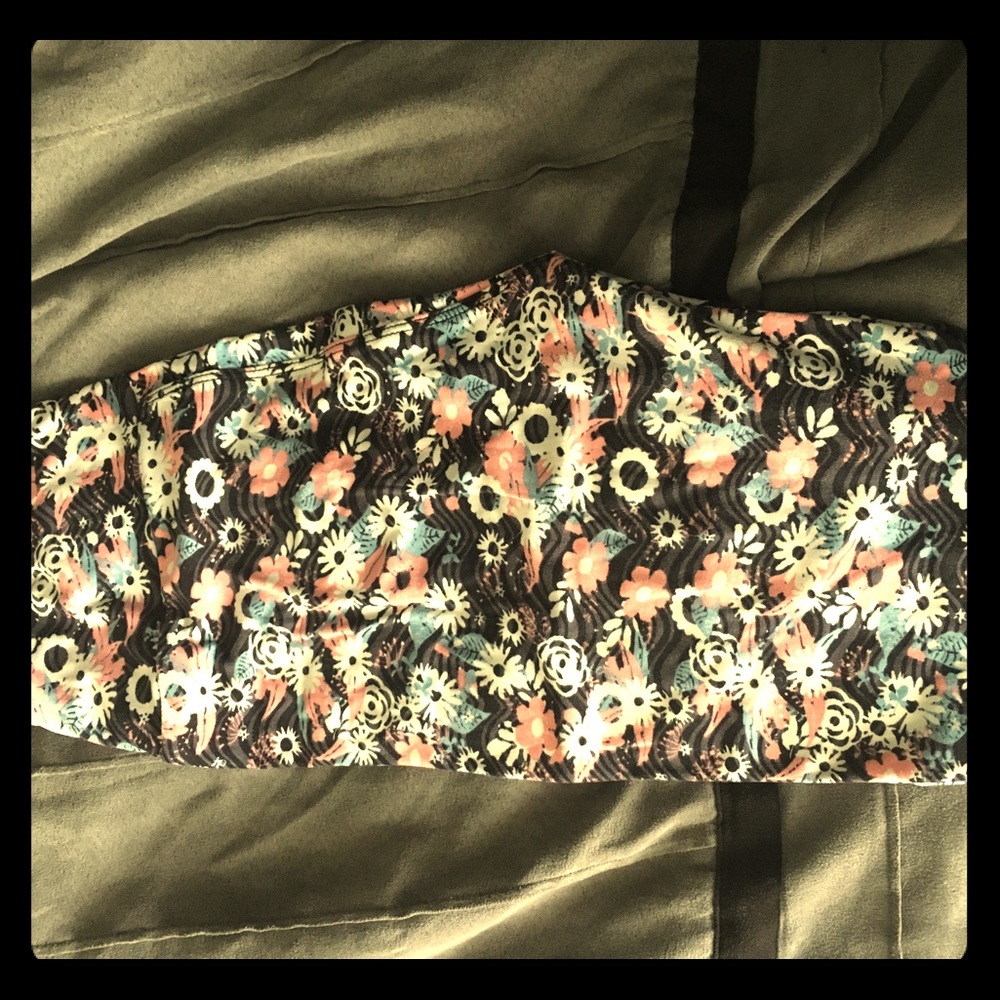 Os Blue and pink floral